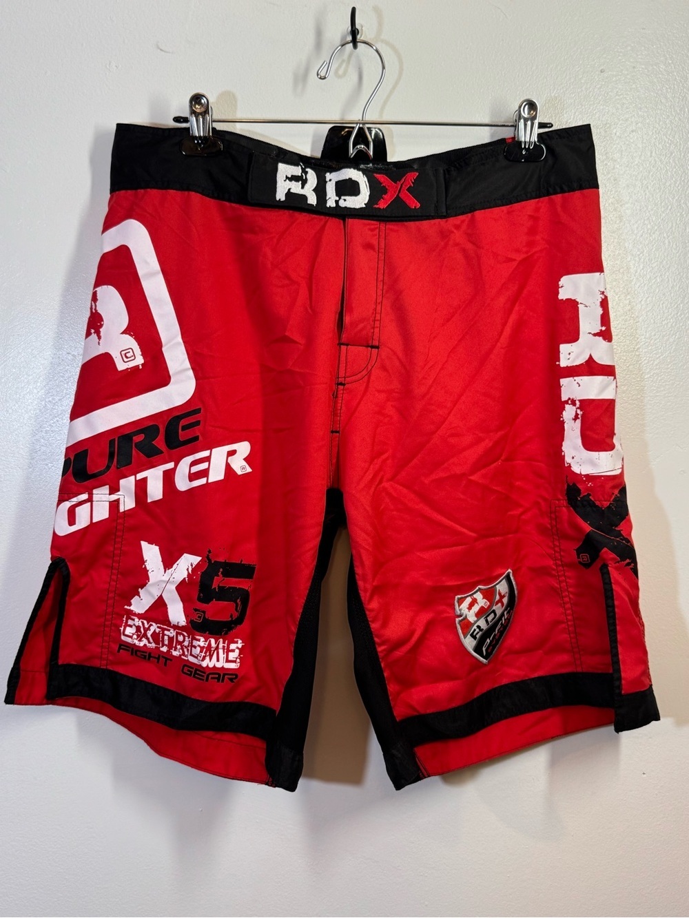 RDX X5 Fight Gear Boxing Martial Arts Shorts Red Black Size L (33-34)